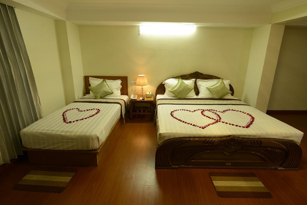 Win Star Hotel Mandalay Esterno foto