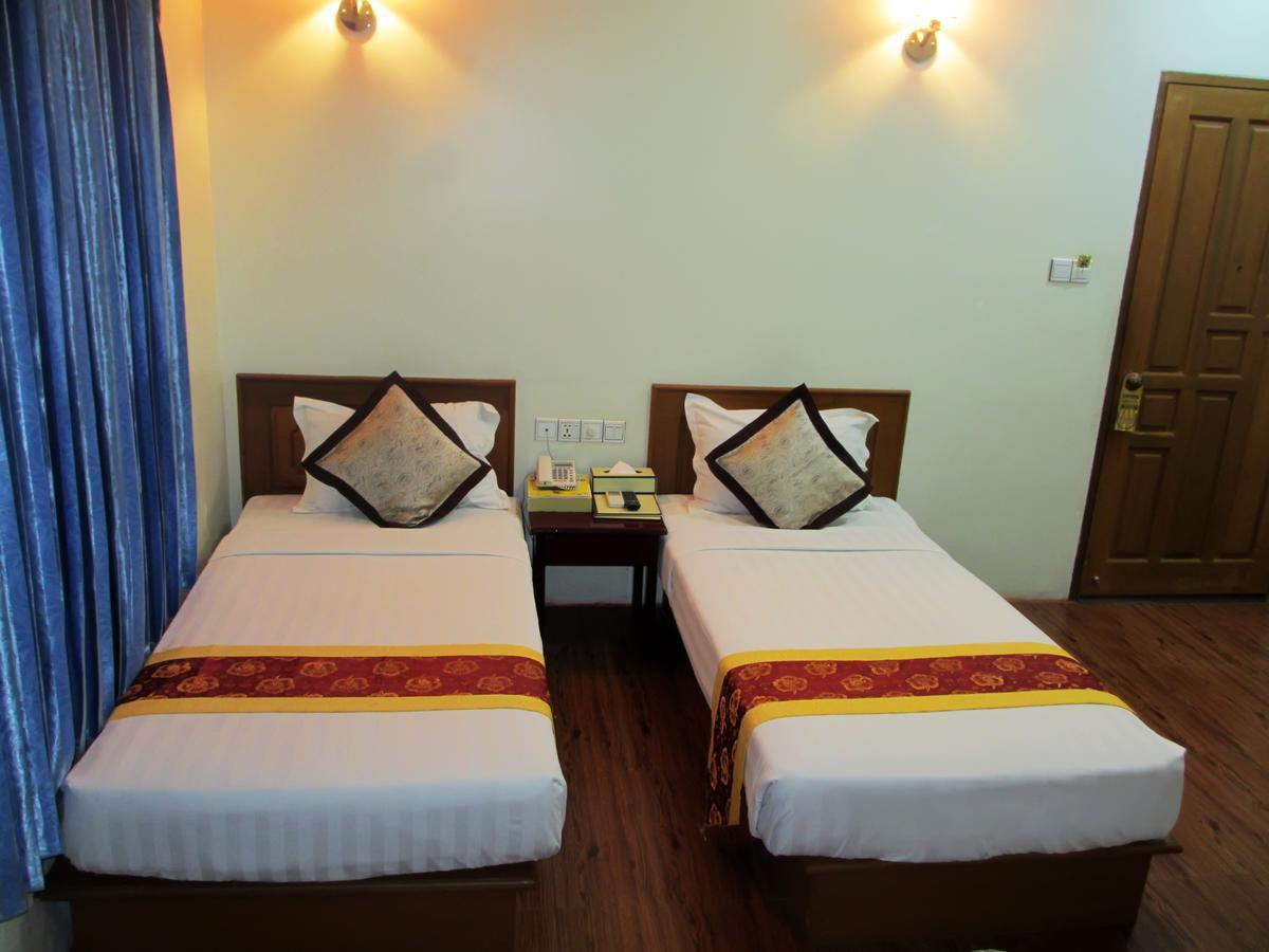 Win Star Hotel Mandalay Esterno foto