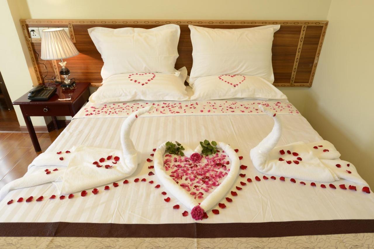 Win Star Hotel Mandalay Esterno foto